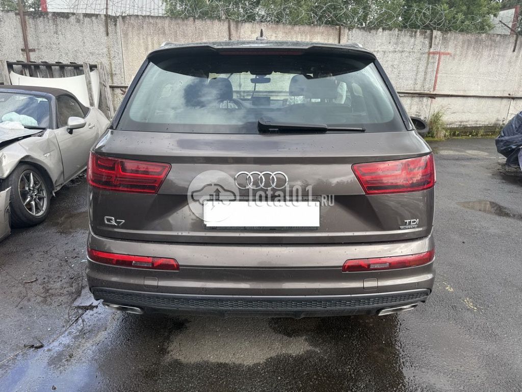 Фото Audi Q7 122