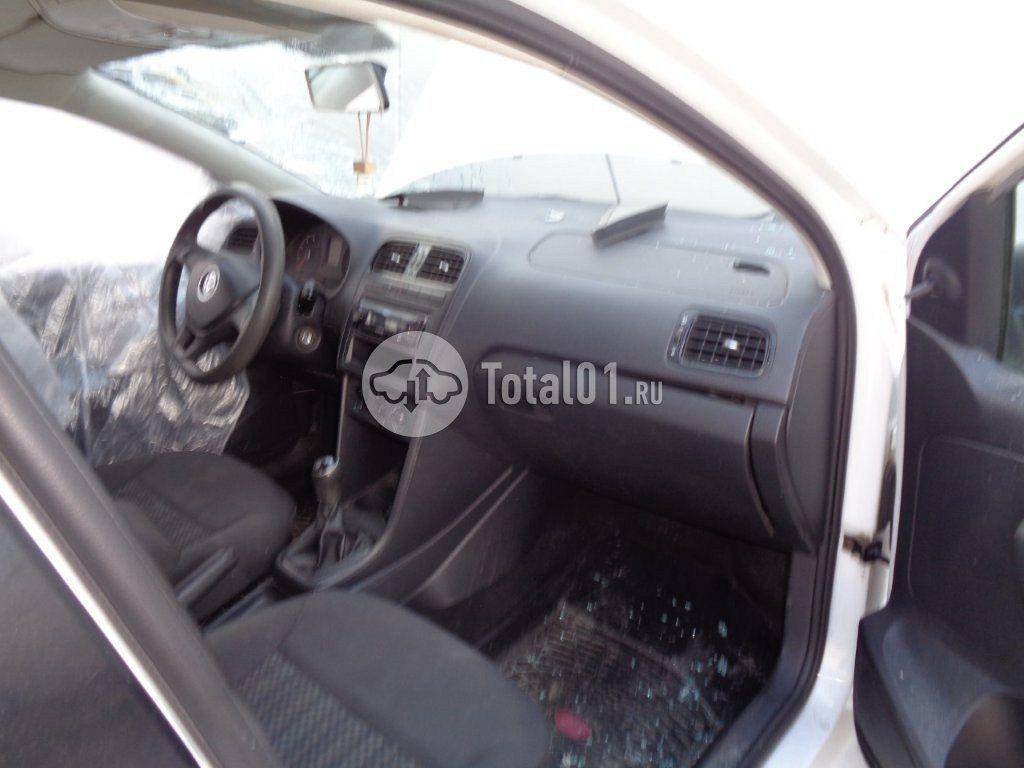 Фото Volkswagen Polo 32
