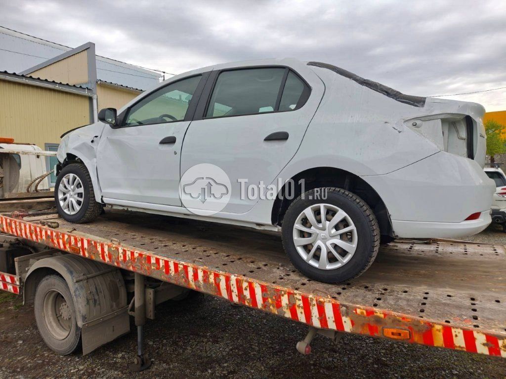 Фото Renault Logan 8