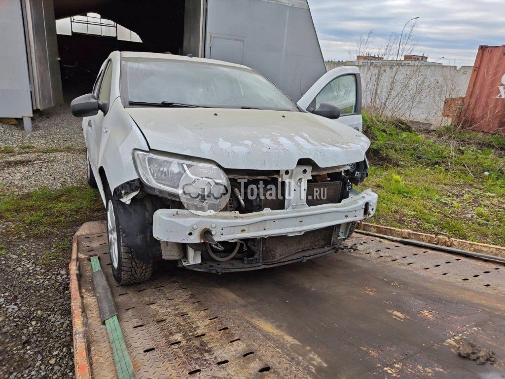 Фото Renault Logan 16