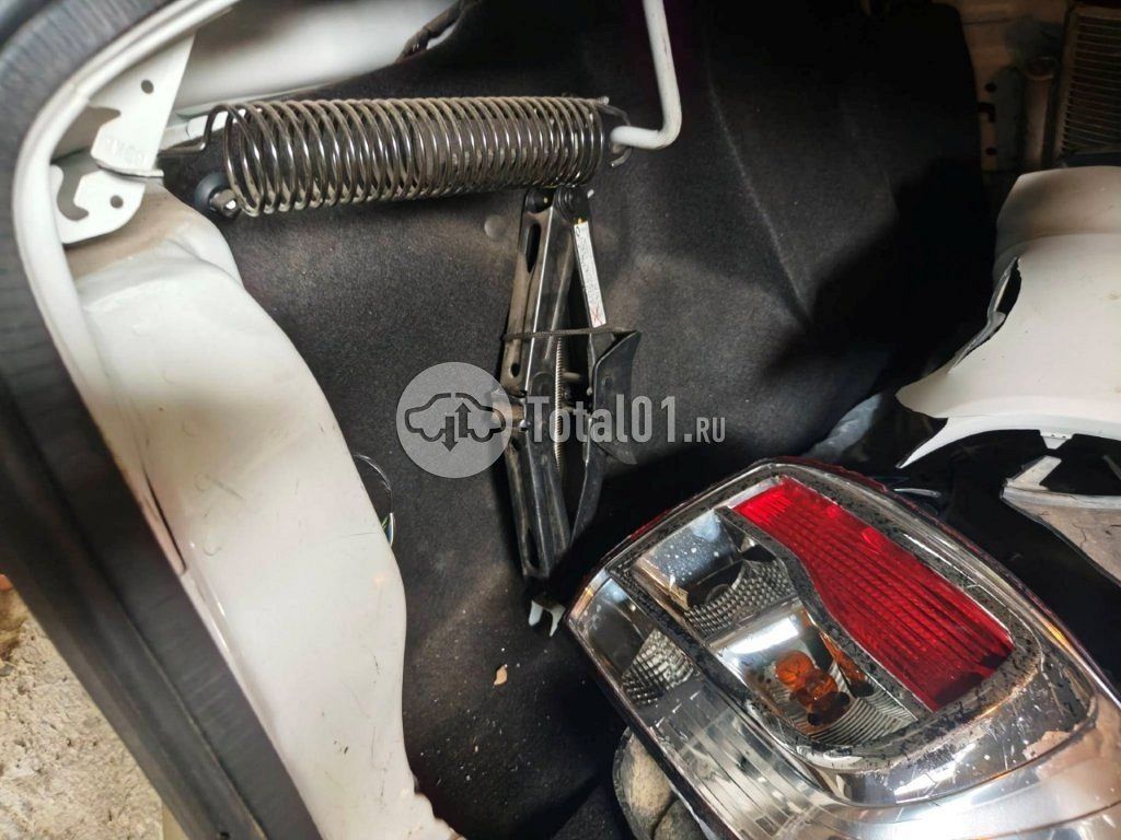 Фото Renault Logan 46