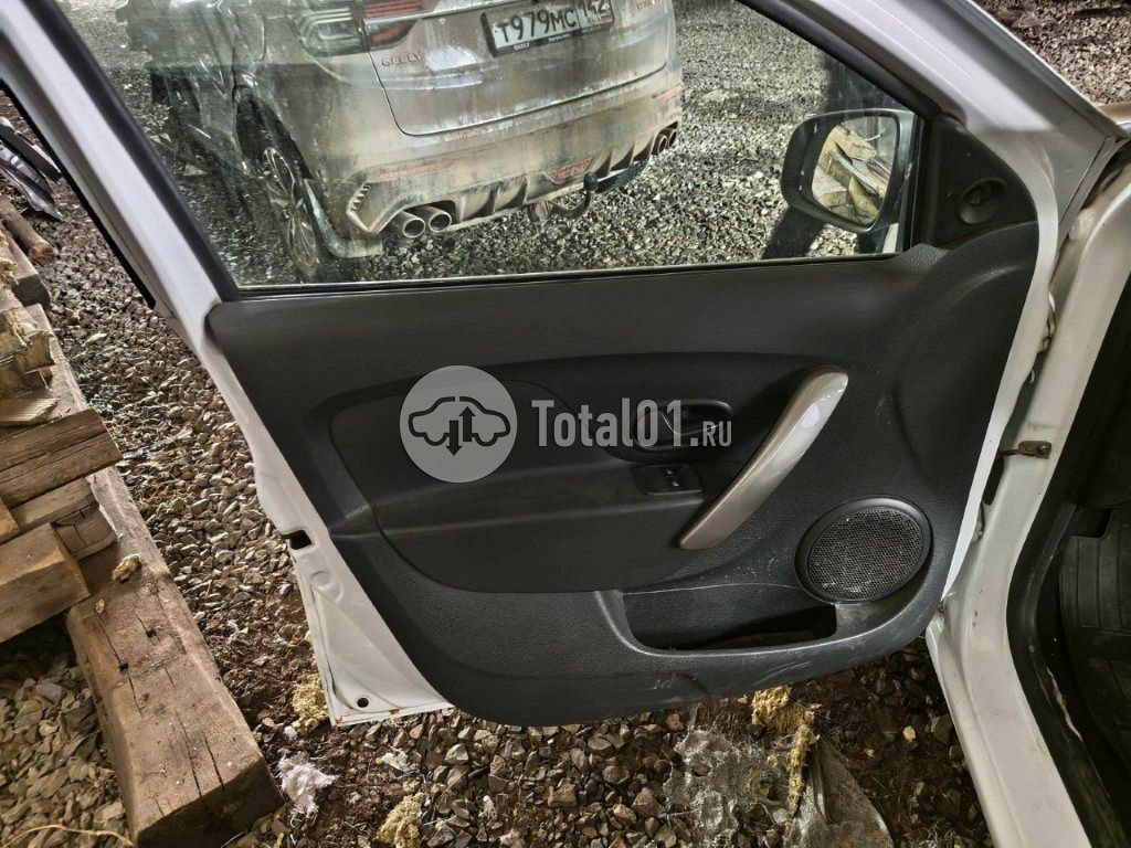 Фото Renault Logan 60