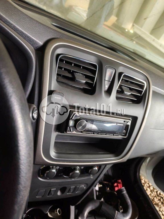 Фото Renault Logan 64