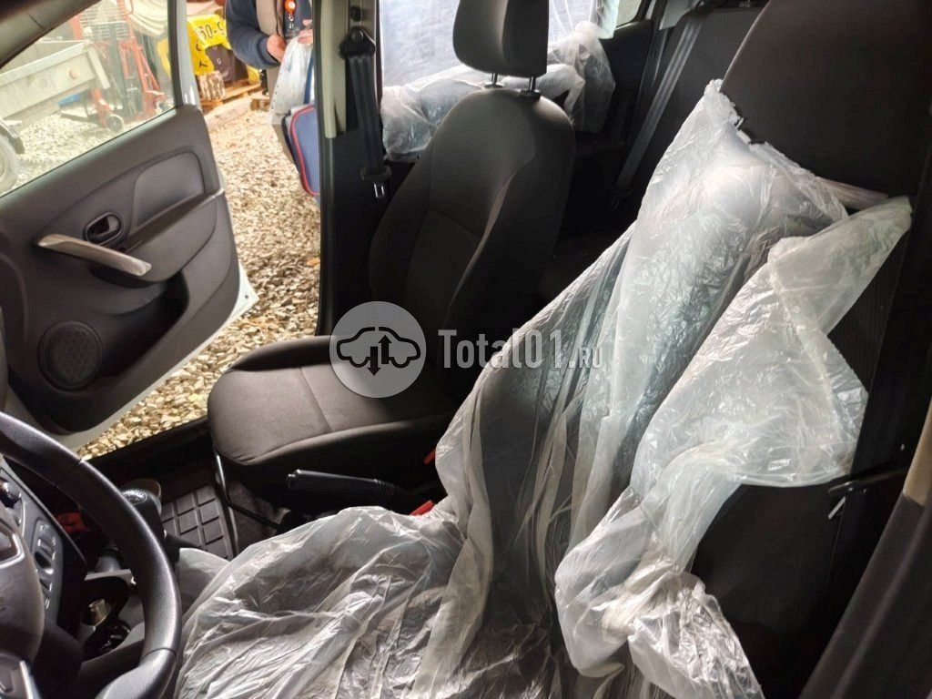 Фото Renault Logan 68