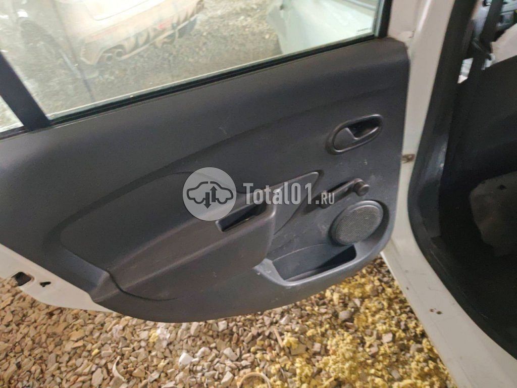 Фото Renault Logan 70