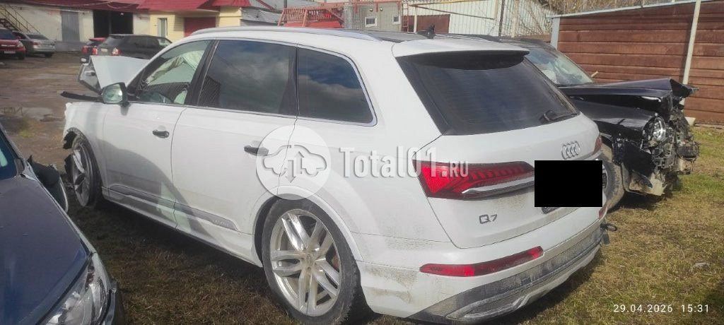 Фото Audi Q7 14
