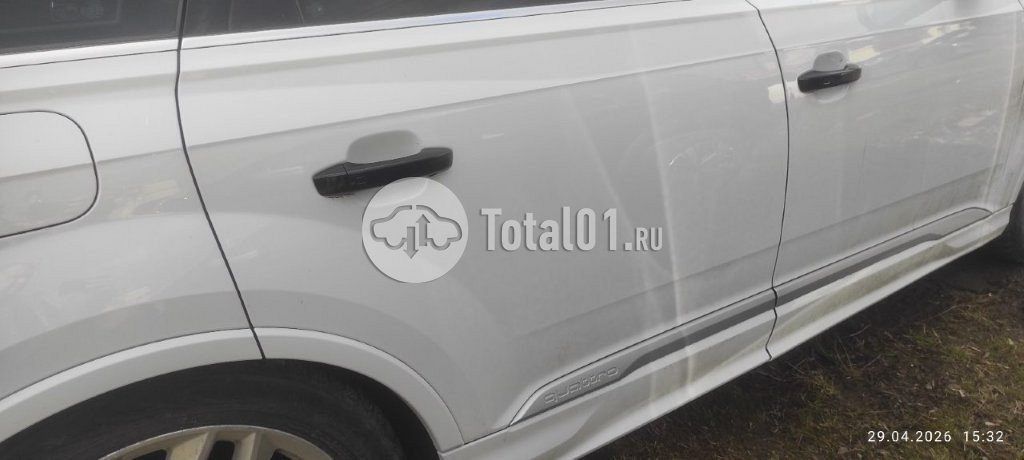 Фото Audi Q7 32