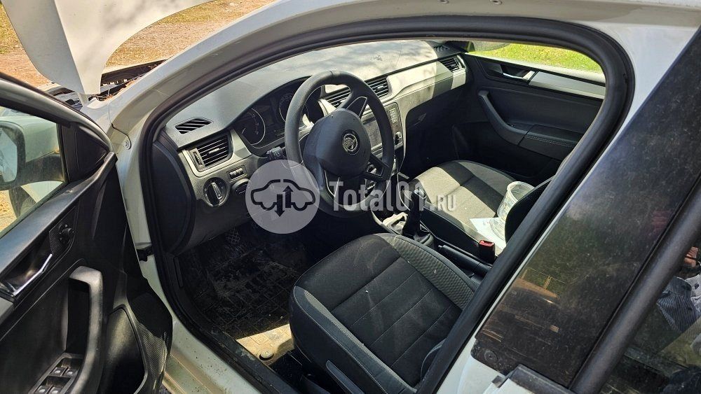 Фото Skoda Rapid 14