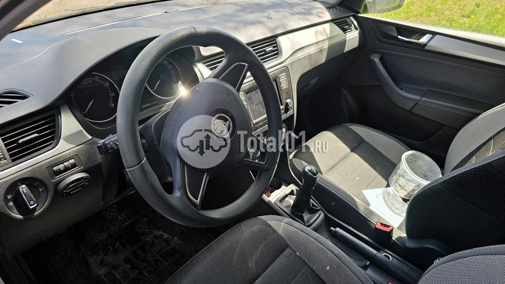 Фото Skoda Rapid 16