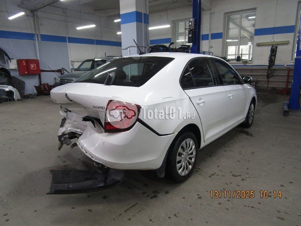 Фото Skoda Rapid 36