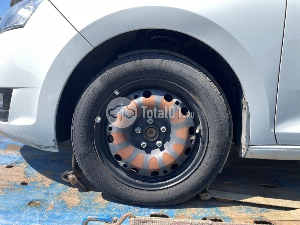 Фото Skoda Rapid 14