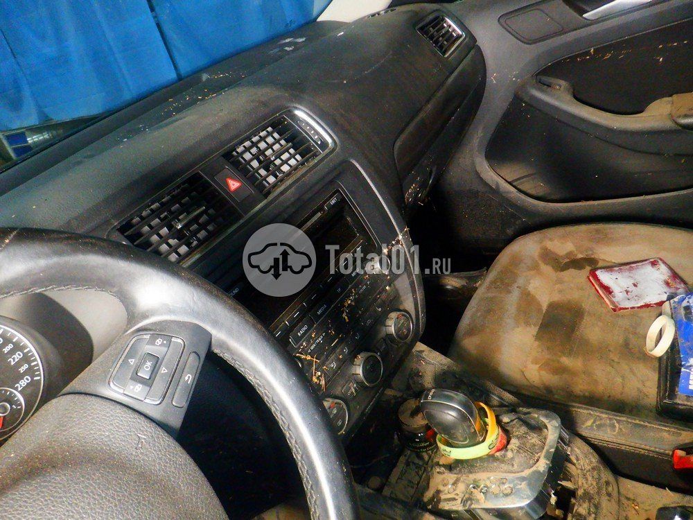 Фото Volkswagen Jetta 46