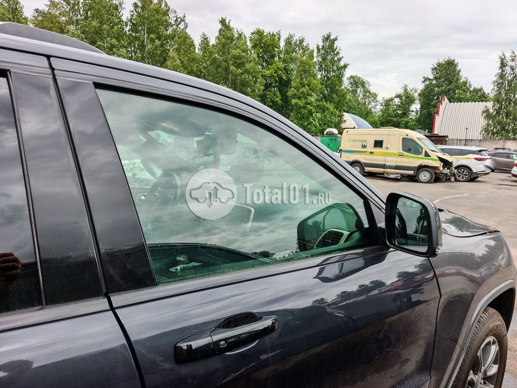 Фото Jeep Grand Cherokee 82