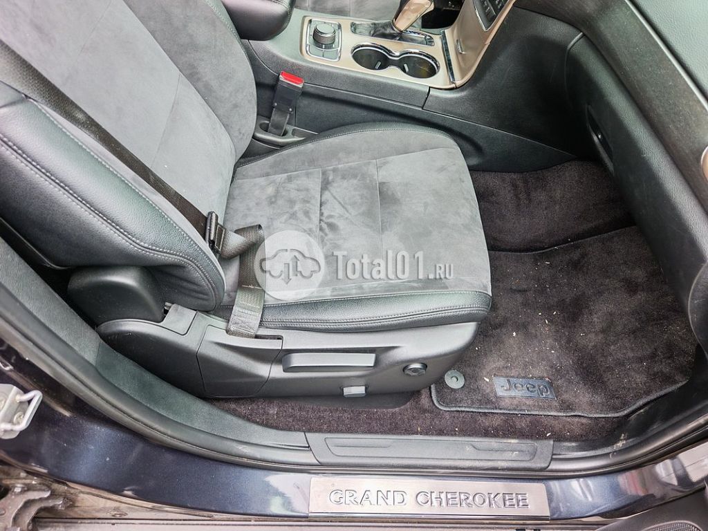 Фото Jeep Grand Cherokee 220