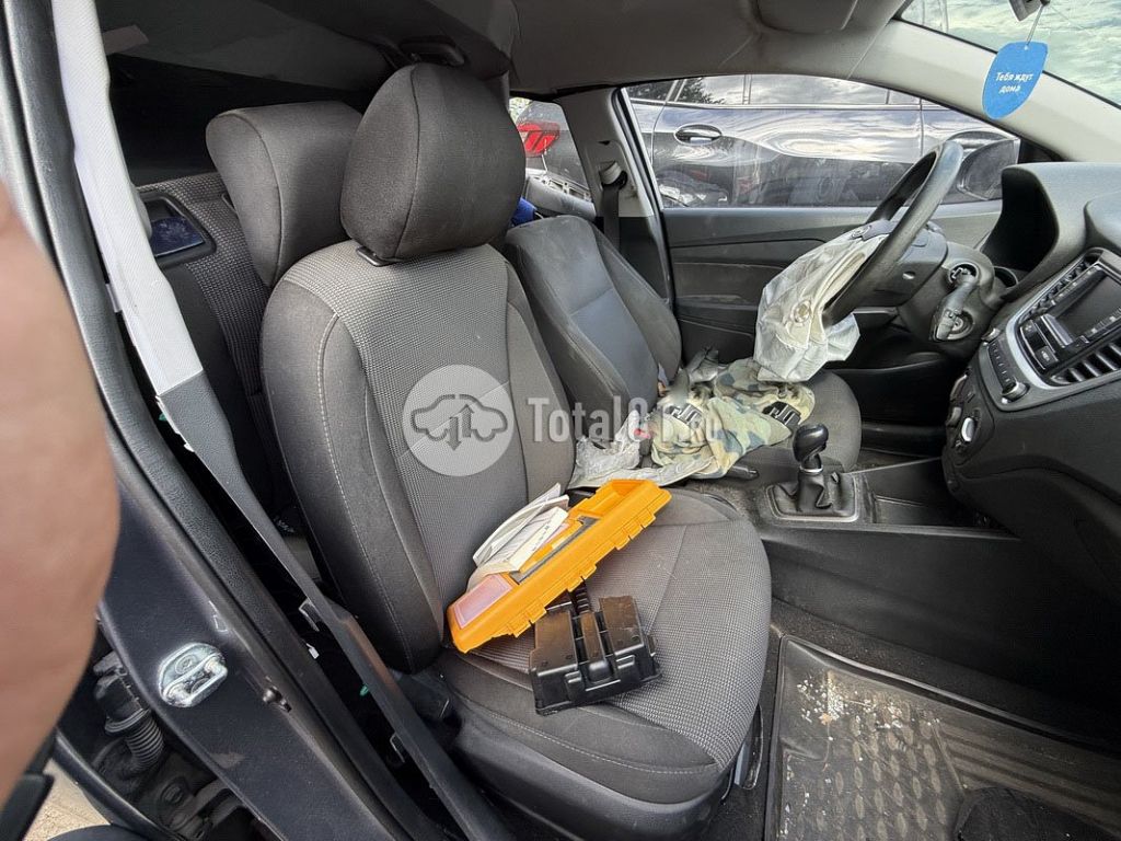Фото Hyundai Solaris 102