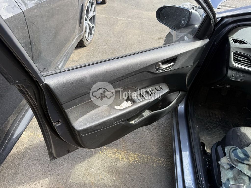 Фото Hyundai Solaris 130