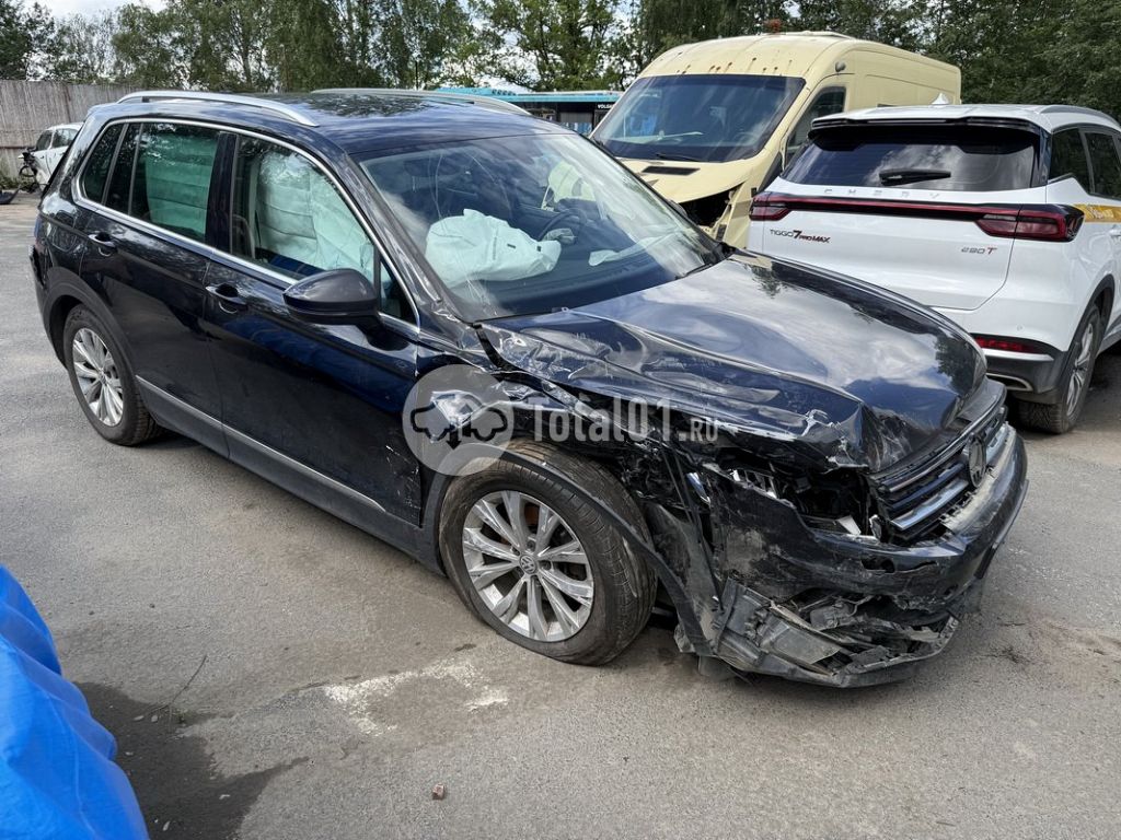 Фото Volkswagen Tiguan 6