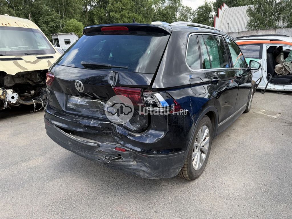 Фото Volkswagen Tiguan 8