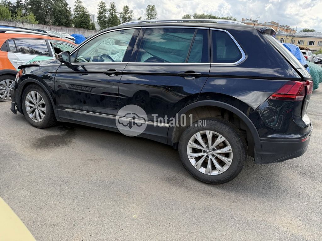 Фото Volkswagen Tiguan 14