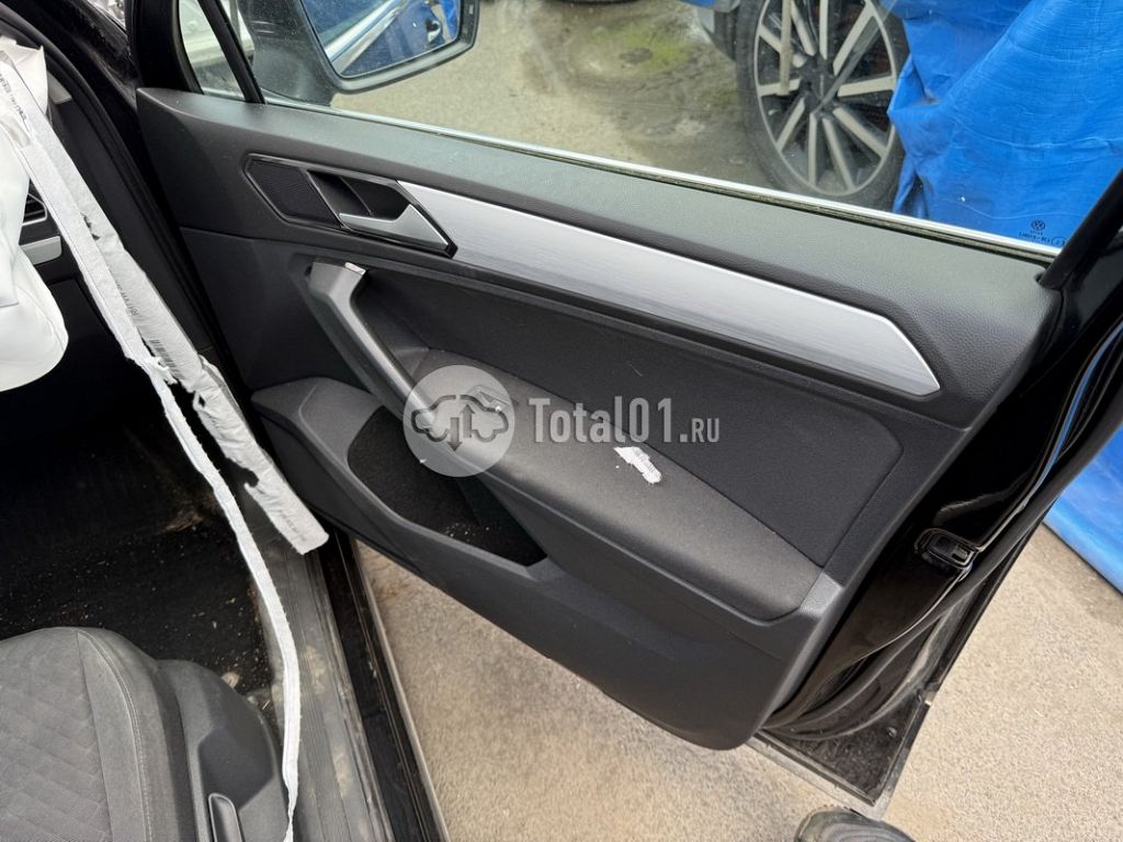 Фото Volkswagen Tiguan 100