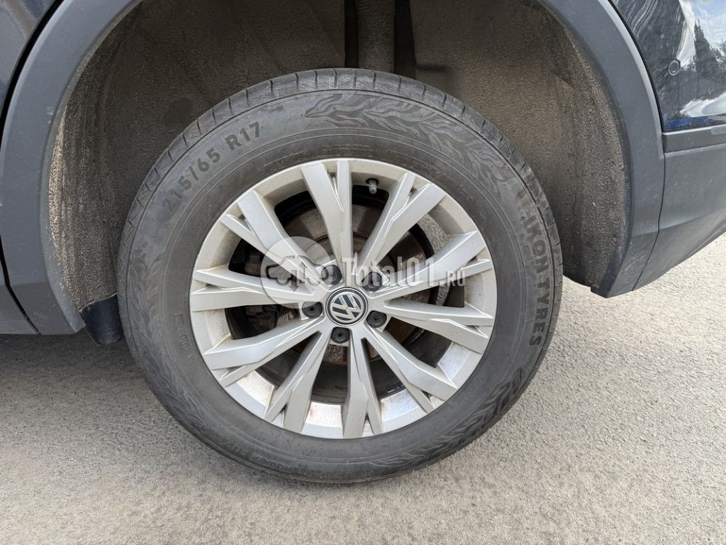 Фото Volkswagen Tiguan 190