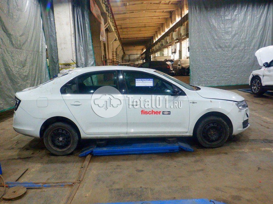 Фото Skoda Rapid 16