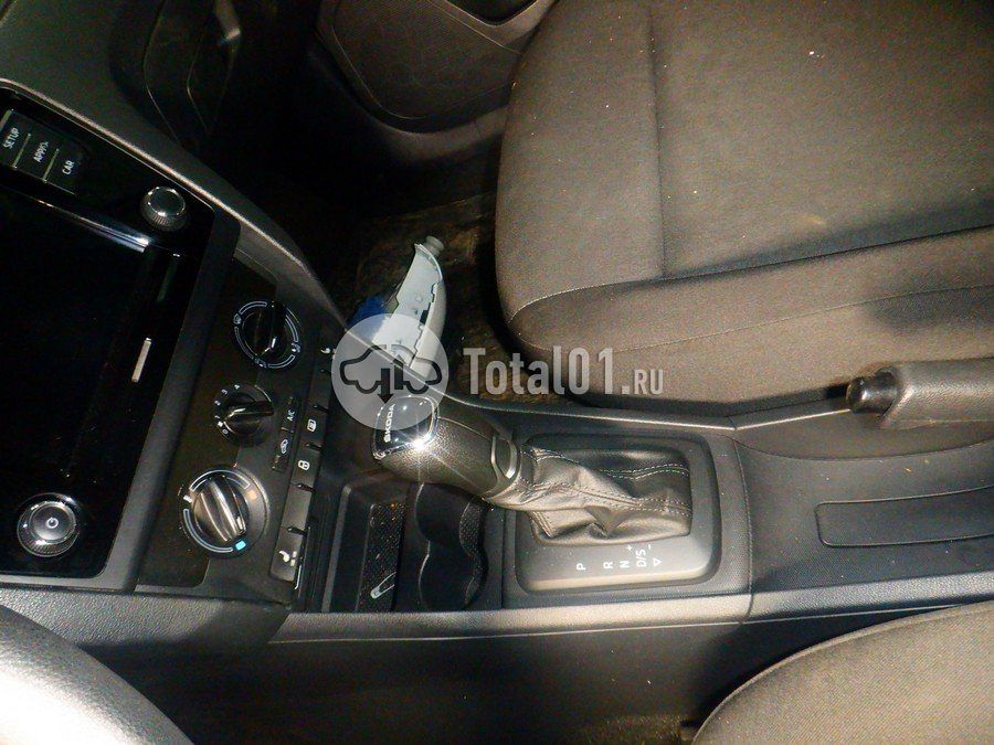 Фото Skoda Rapid 46