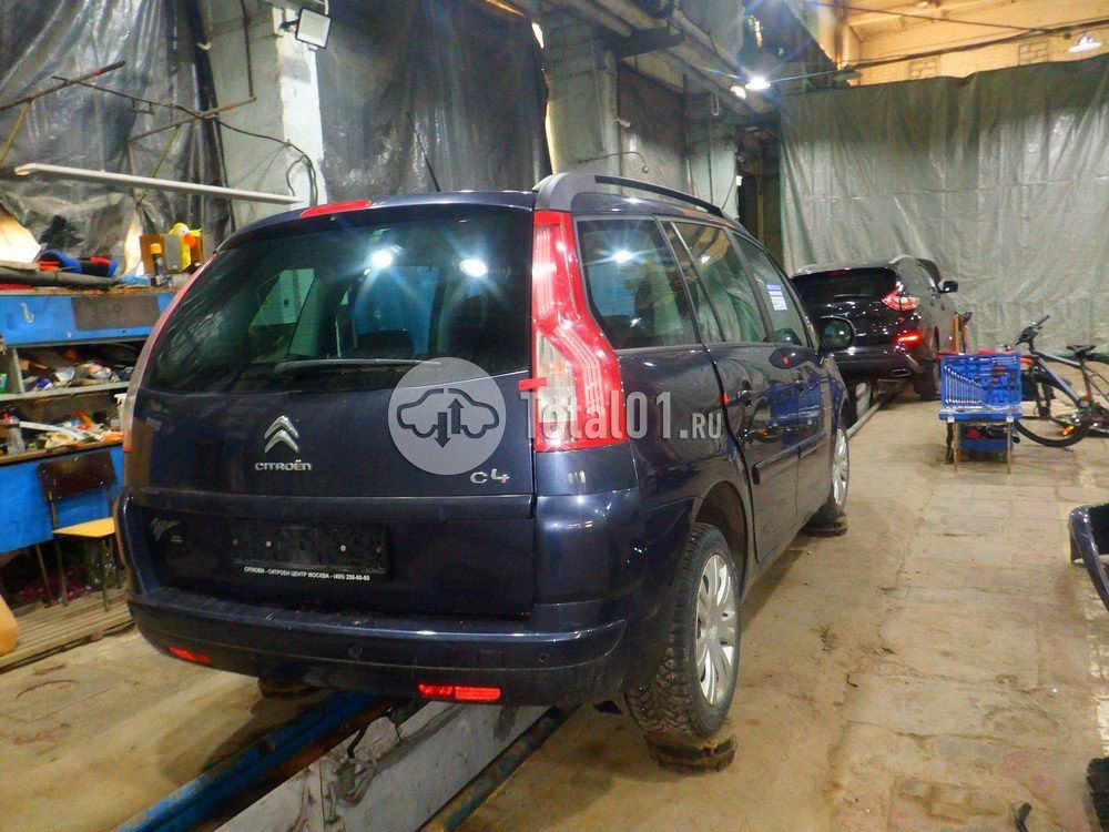 Фото Citroen C4 Picasso 8