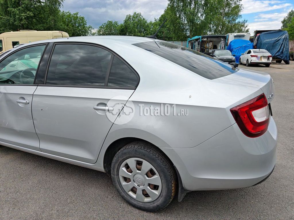 Фото Skoda Rapid 34