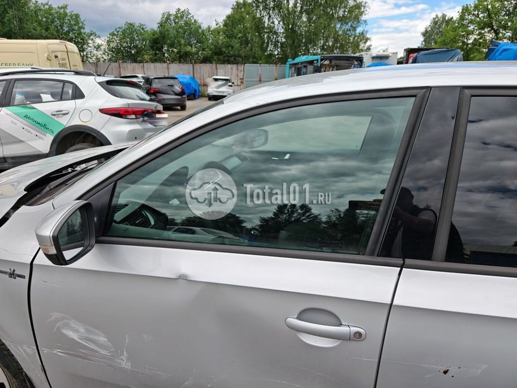 Фото Skoda Rapid 44