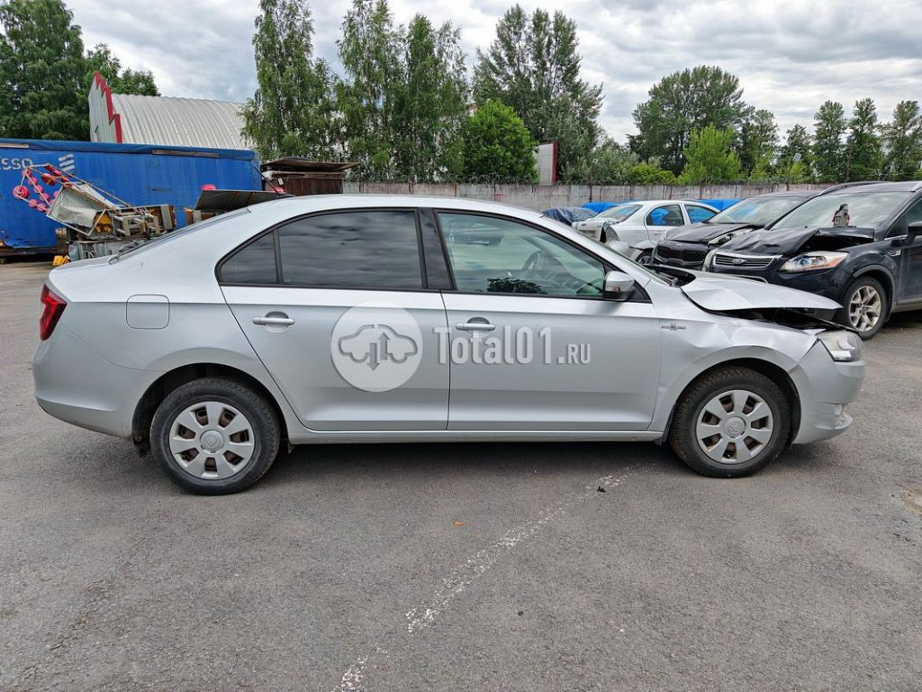 Фото Skoda Rapid 46