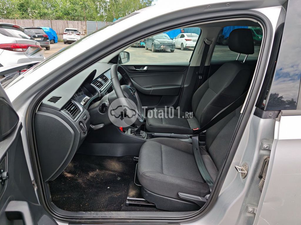 Фото Skoda Rapid 76