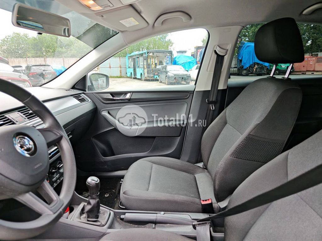 Фото Skoda Rapid 82