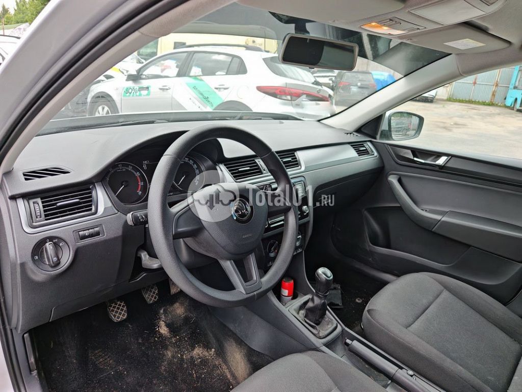 Фото Skoda Rapid 86
