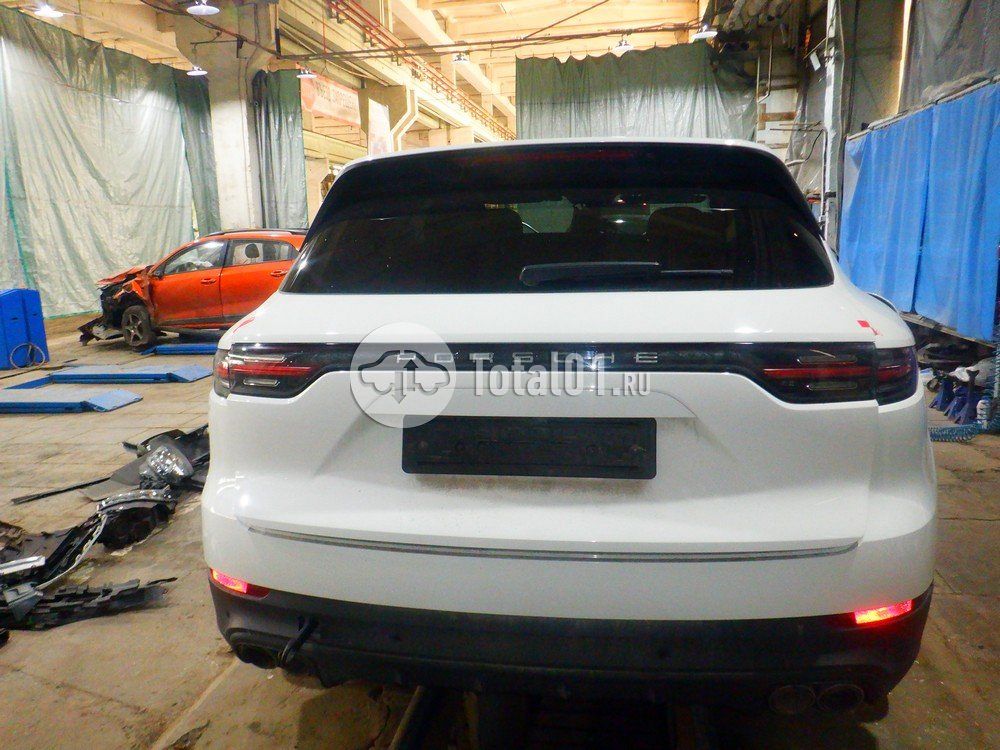 Фото Porsche Cayenne 8