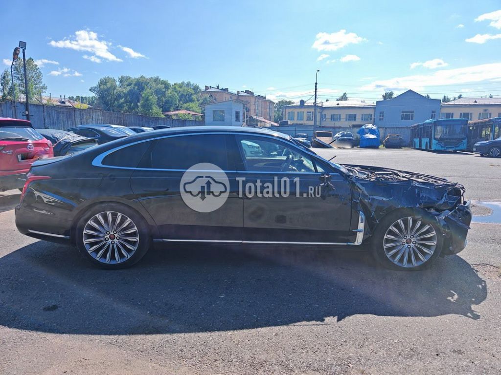 Фото Hongqi H9 52