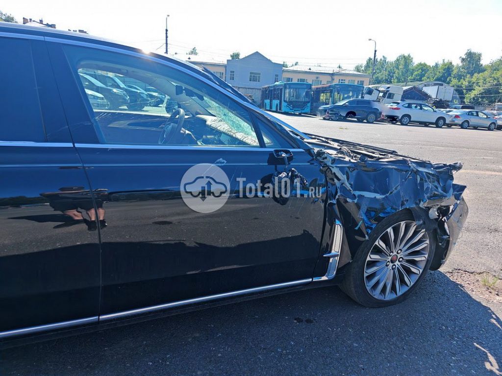Фото Hongqi H9 54