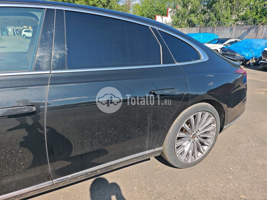 Фото Hongqi H9 78