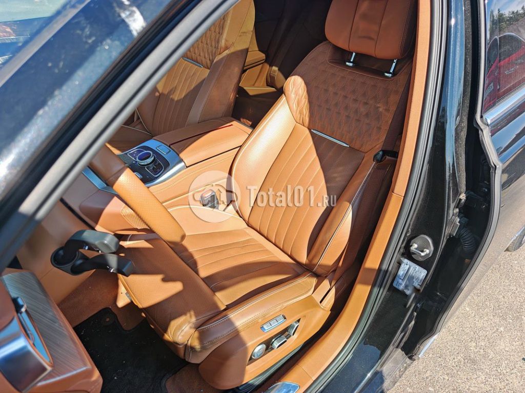 Фото Hongqi H9 104