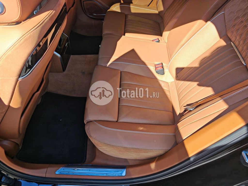 Фото Hongqi H9 112