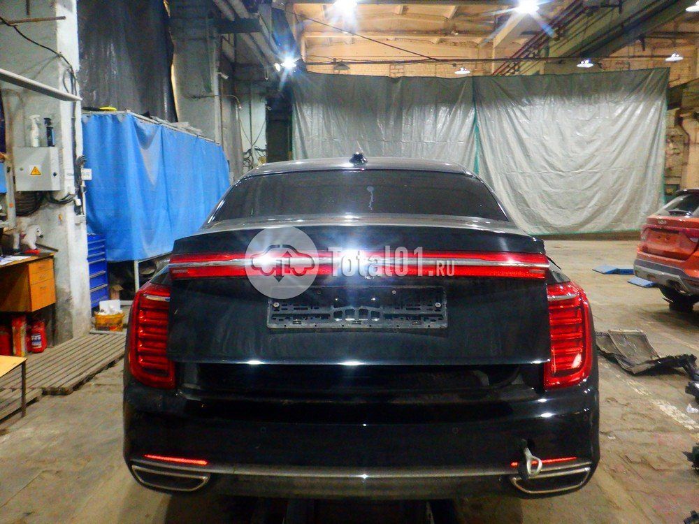 Фото Hongqi H9 10