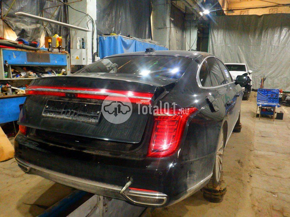 Фото Hongqi H9 12