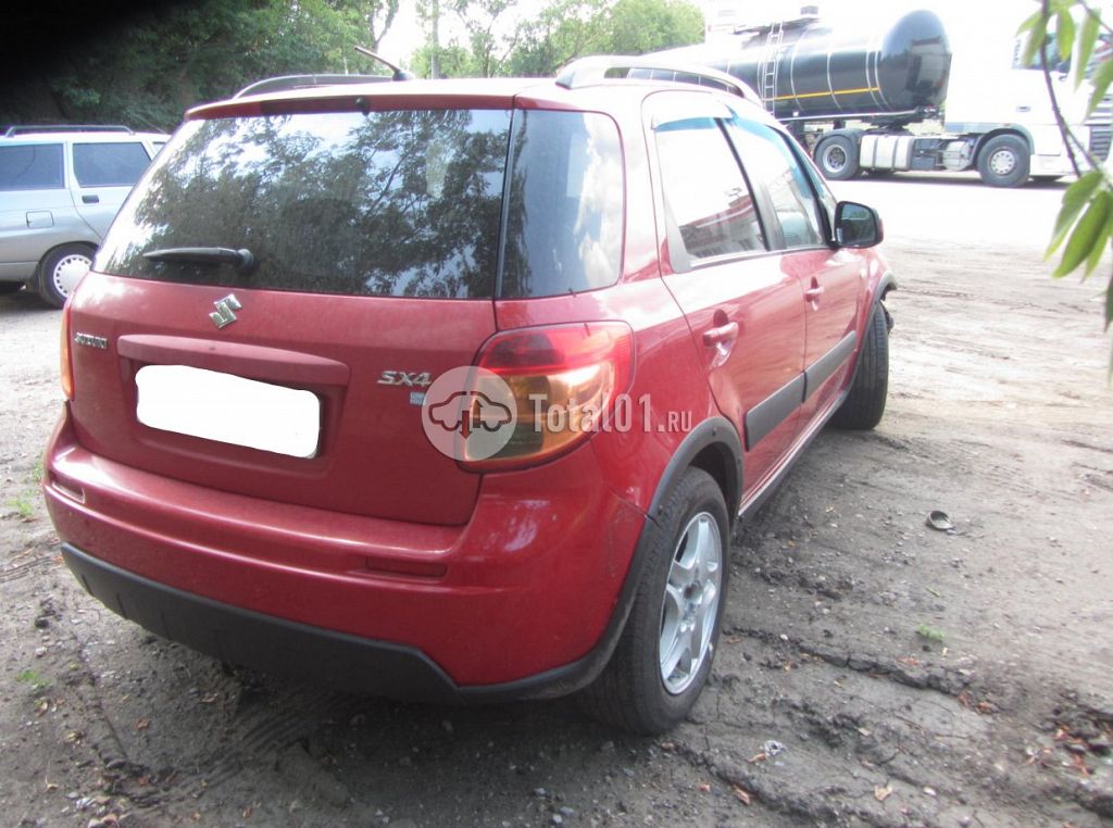Фото Suzuki SX4 10