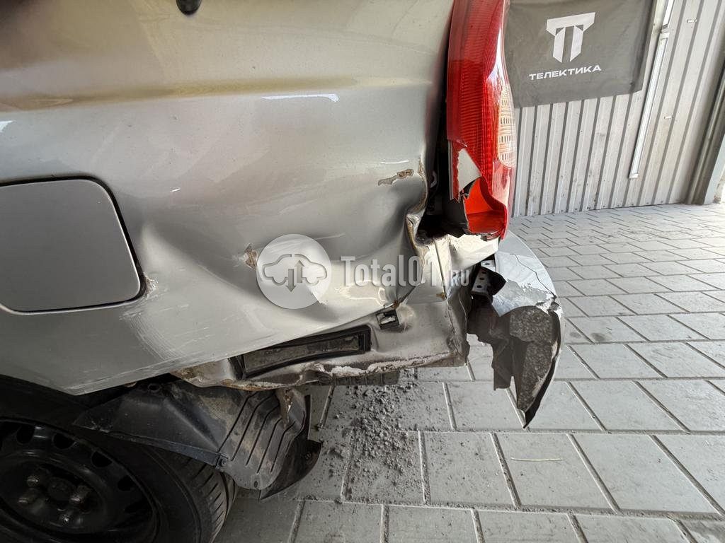 Фото Hyundai Accent 14