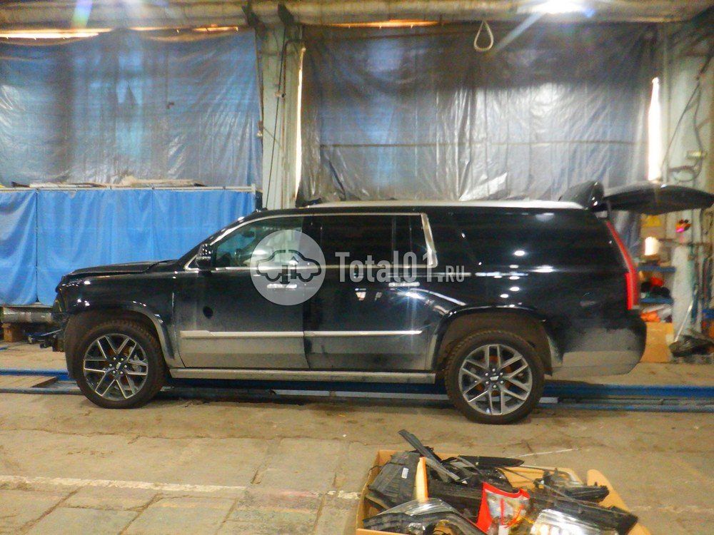 Фото Cadillac Escalade 24
