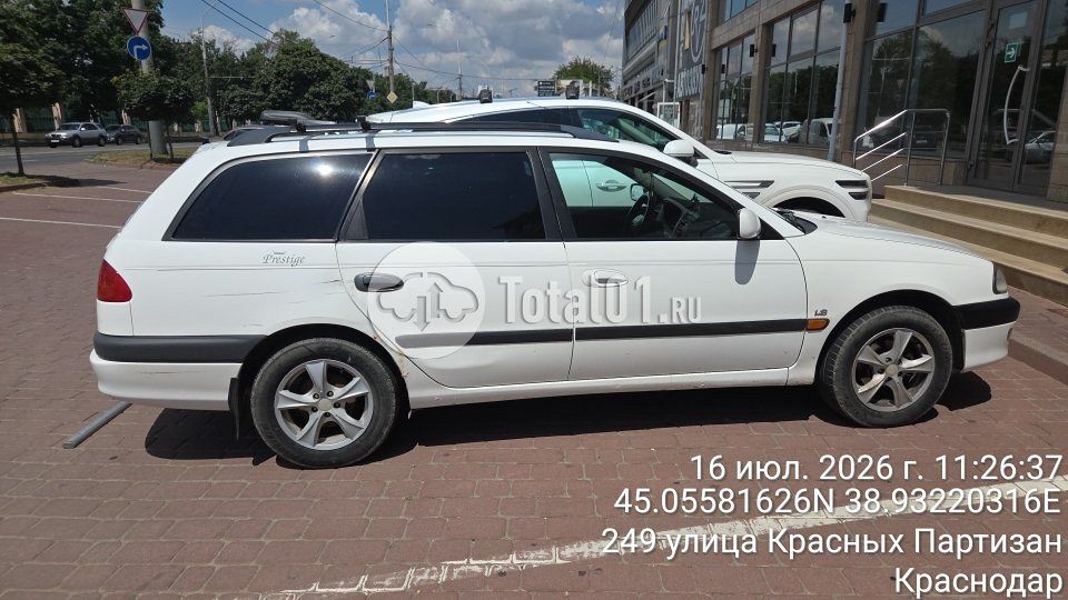 Фото Toyota Avensis 16