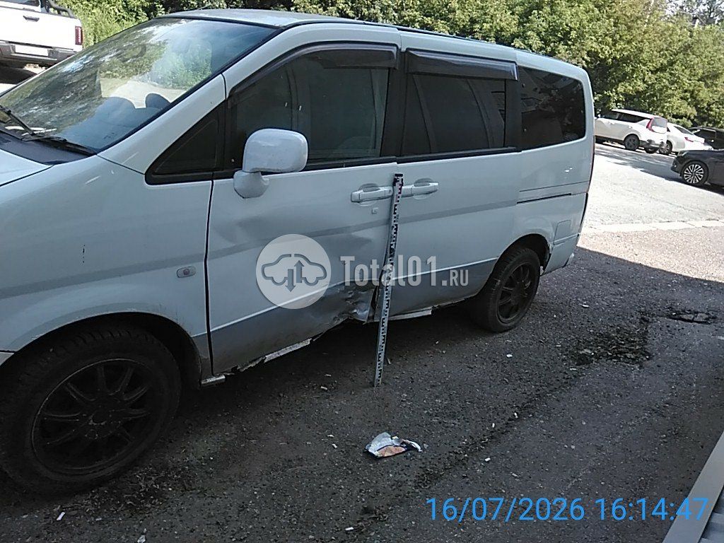 Фото Nissan Serena 10