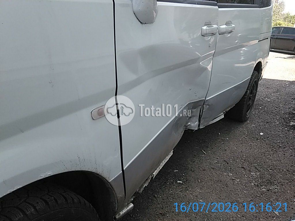 Фото Nissan Serena 18
