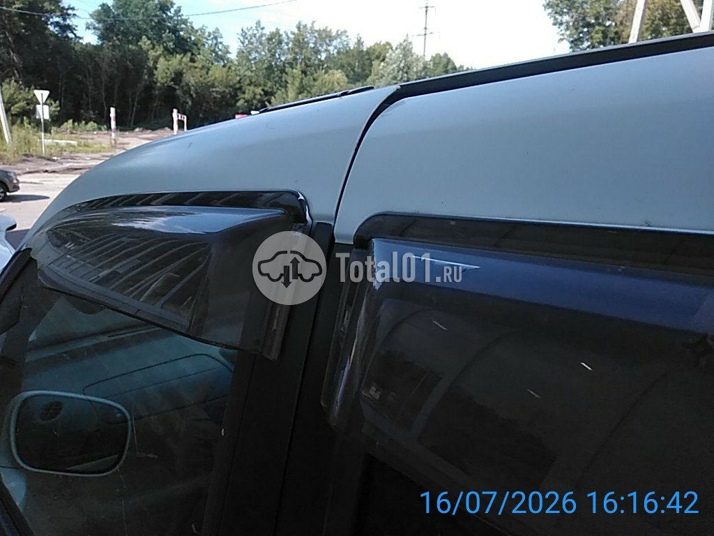 Фото Nissan Serena 24