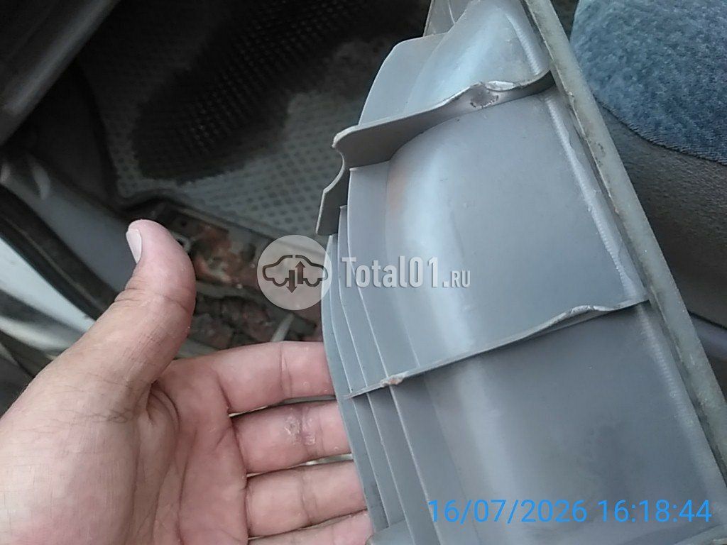 Фото Nissan Serena 40